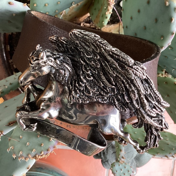 Gucci Pegasus Leather Belt - Picture 1 of 10
